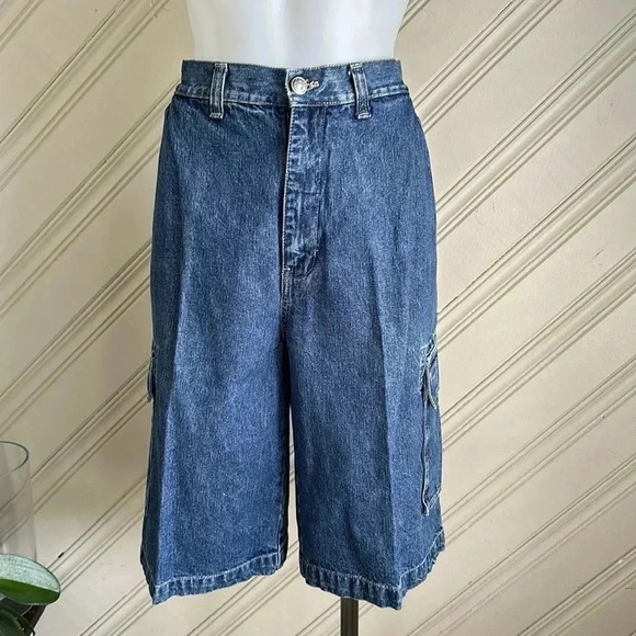 Vintage Denim Cargo Style Shorts Size 33 - Picture 3 of 12